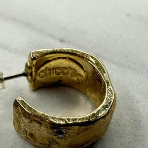 Chico's Hammered Metal Gold Tone Hoop Earrings ✨ thumbnail 5