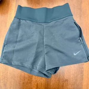 Nike High Waisted Tennis Shorts - M thumbnail 2