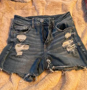 American Eagle shorts thumbnail 1