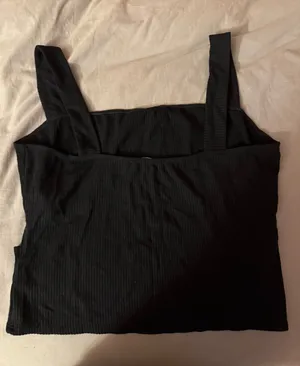 Reformation cut out top thumbnail 1