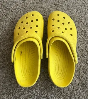 Crocs thumbnail 1