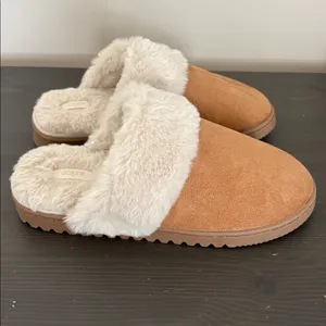 Sueded scuff slippers‎ Slip On in Desert Khaki Size 9 thumbnail 9