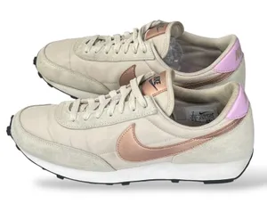 Nike Daybreak Pale Ivory Metallic Copper Pink Sneakers CU5324-100 Womens 9 thumbnail 1