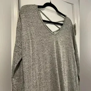 Garage Gray Heather Long Sleeve Open Back V Neck Knit Pullover Size Large thumbnail 7