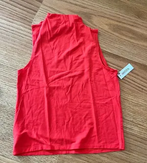 Aritzia red top thumbnail 1