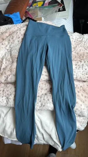 Lululemon High-Rise Women’s Align Leggings 25" thumbnail 1