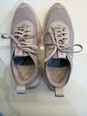 Lululemon women’s Training Shoes thumbnail 6