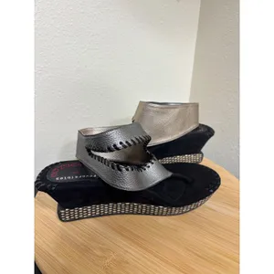 Modzori‎ Reversible Wedge Sandals Size 9 Metallic Pewter Gold Whipstitch Thong thumbnail 9
