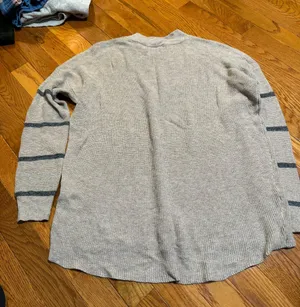 American Eagle Outfitter Sweater thumbnail 3