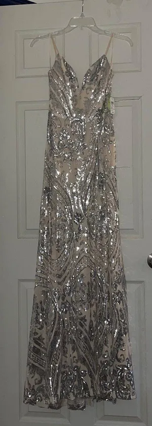 Windsor Prom Dress thumbnail 1