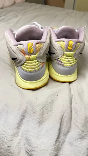 Nike Kyrie Infinity Mid Pyramid Basketball Men’s Shoes Size 9.5 thumbnail 3