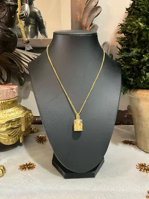 Elegant Gold Necklace with Colorful Pendant thumbnail 3