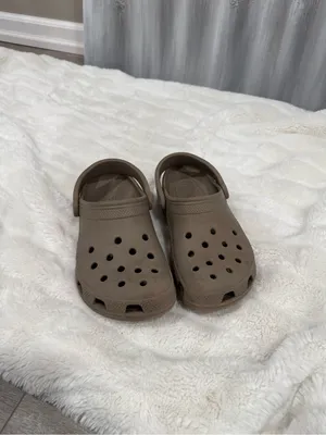 Crocs Classic Clog in Brown thumbnail 9
