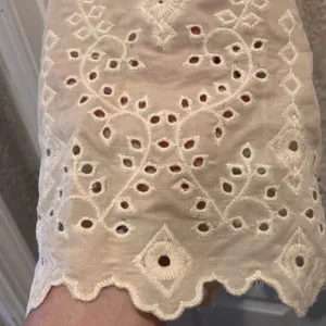 John Mark Cream Eyelet Embroidered Velvet Tunic Top Bell Sleeve Scalloped‎ Hem L thumbnail 5