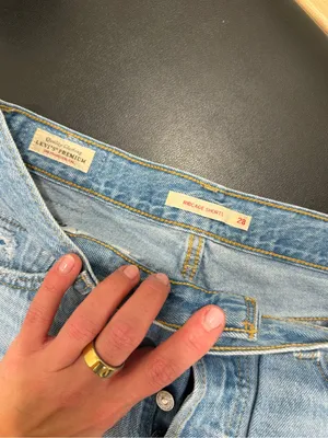 Levi’s Ribcage Shorts thumbnail 2
