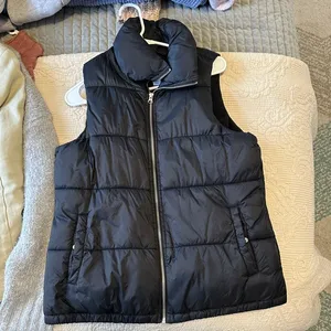 Black Puffer Vest thumbnail 1