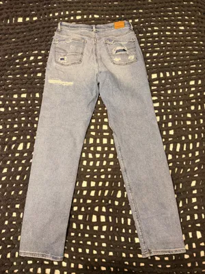 American Eagle mom jeans ripped high waisted  thumbnail 6