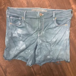 American Eagle midi green tie dye size 16 cutoff shorts thumbnail 1