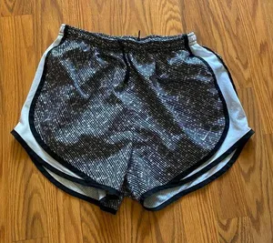 Women’s nike shorts thumbnail 1