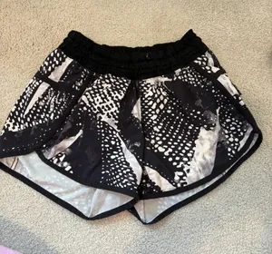 Lululemon Shorts thumbnail 1