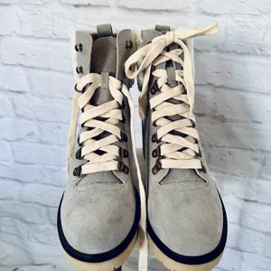 NEW Grey Sherpa Boots Gray Size 6.5 thumbnail 14