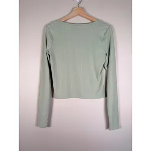 Hollister‎ Sage Green Ribbed Button Front Long Sleeve Cropped Top Womens Medium thumbnail 4