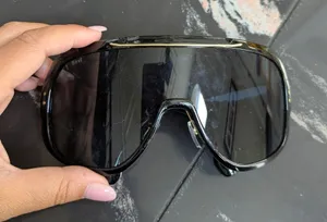 Bevi Oversized Shield Sunglasses Black thumbnail 1
