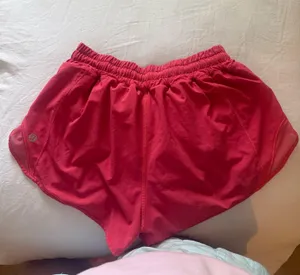 Lululemon Hotty Hot 2.5" Low-Rise thumbnail 2