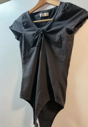 Hollister Black Tie Front Bodysuit Size Medium V Neck Fitted Top thumbnail 1