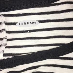 Old Navy boyfriend small striped T-shirt w/pocket thumbnail 4