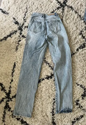 jeans thumbnail 4