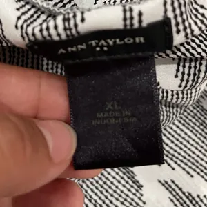 Ann Taylor Black and White Zigzag Blouse thumbnail 7