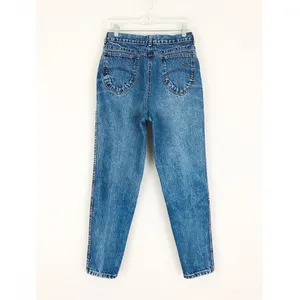 Vintage Chic High-Waisted Denim | Size 29 thumbnail 13