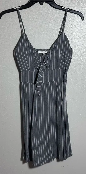 Purple Snow Women‎ Gray Striped Dress size Small thumbnail 1
