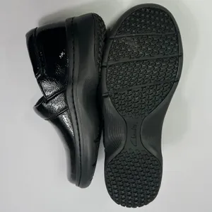 Clarks Slip On Clogs Comfort Work Shoes Patent Leather Black Size 9.5 Casul‎ thumbnail 7