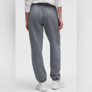 Lululemon NWT Scuba Mid Rise Oversized Fleece Joggers Graphic Solar Grey Size XL thumbnail 2