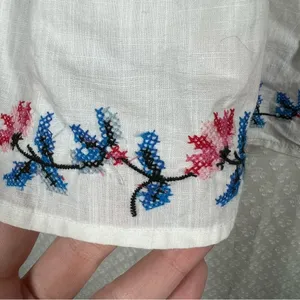 Draper James NWT‎ White Red Camellia Embroidered Peplum Top thumbnail 2