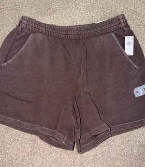 Old Navy Brown Elastic-Waist Athletic Shorts thumbnail 1