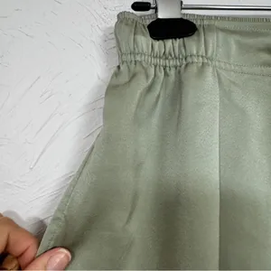 Uniqlo Sage Green Satin Wide Leg Pants Womens S Pull On Preppy Casual Tie Waist thumbnail 3