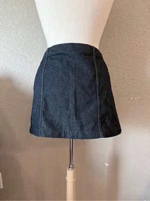 H&M Divided Dark Wash Denim A-Line Mini Skirt Size 4 thumbnail 2
