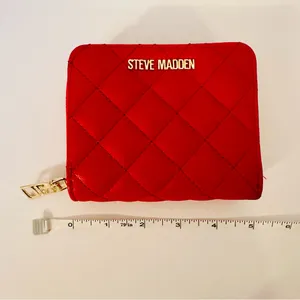 Steve Madden Red Quilted Women's Bifold Wallet w Zipper Pocket - 4” x 5” NWOT thumbnail 7