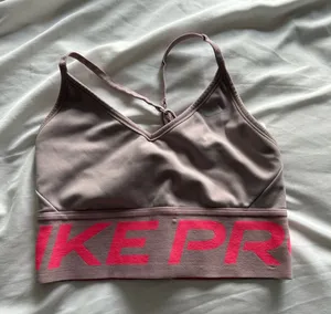 Nike Pro Sports Bra thumbnail 1