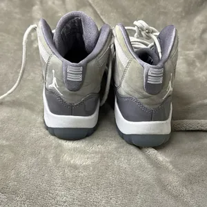 Nike Air Jordan 11 XI Retro PS Cool Grey Youth Basketball Sneakers 1.5Y thumbnail 3
