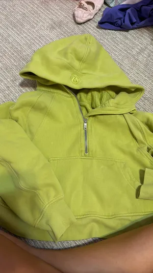 Lululemon Scuba thumbnail 1