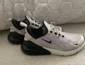 Nike Air Max 270 Shoes thumbnail 2