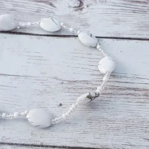 Vintage Stretch Bracelet Dainty Mother of Pearl & White Beads thumbnail 4