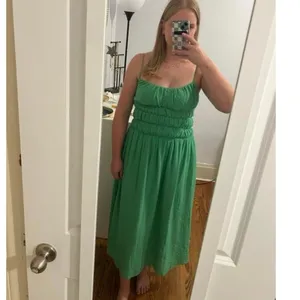 ASTR Bright Green Smocked Bodice Square Neck Tie Back Closure Midi Dress sz XS thumbnail 16