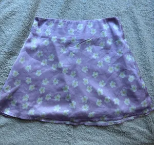 Princess Polly mini skirt floral  thumbnail 1