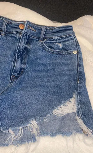 American Eagle High Rise Mom Short thumbnail 5