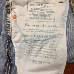 Levi’s 551 women’s medium wash jeans 27 thumbnail 13